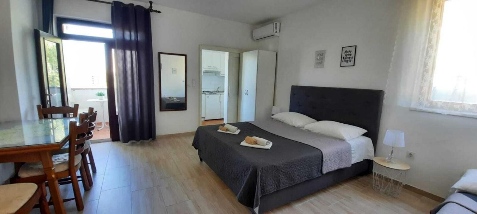 Apartments Elenora Brist Exterior foto